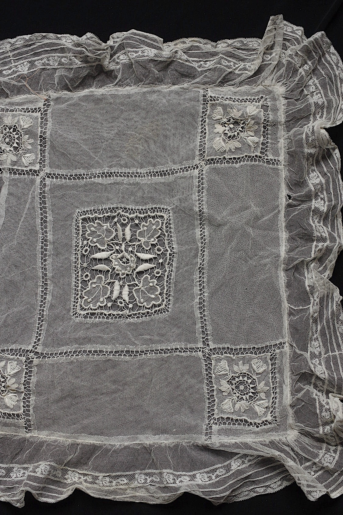 アンティークレース dentelle antique lace　クッションカバー２種