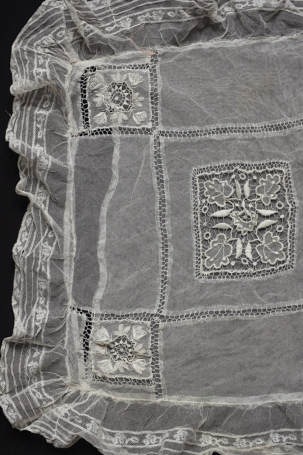 アンティークレース dentelle antique lace　クッションカバー２種