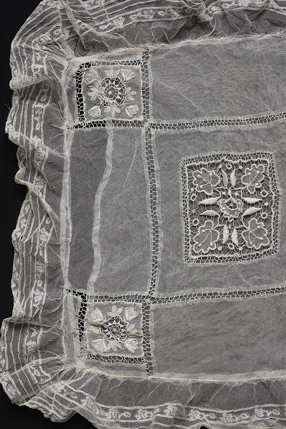 アンティークレース dentelle antique lace　クッションカバー２種