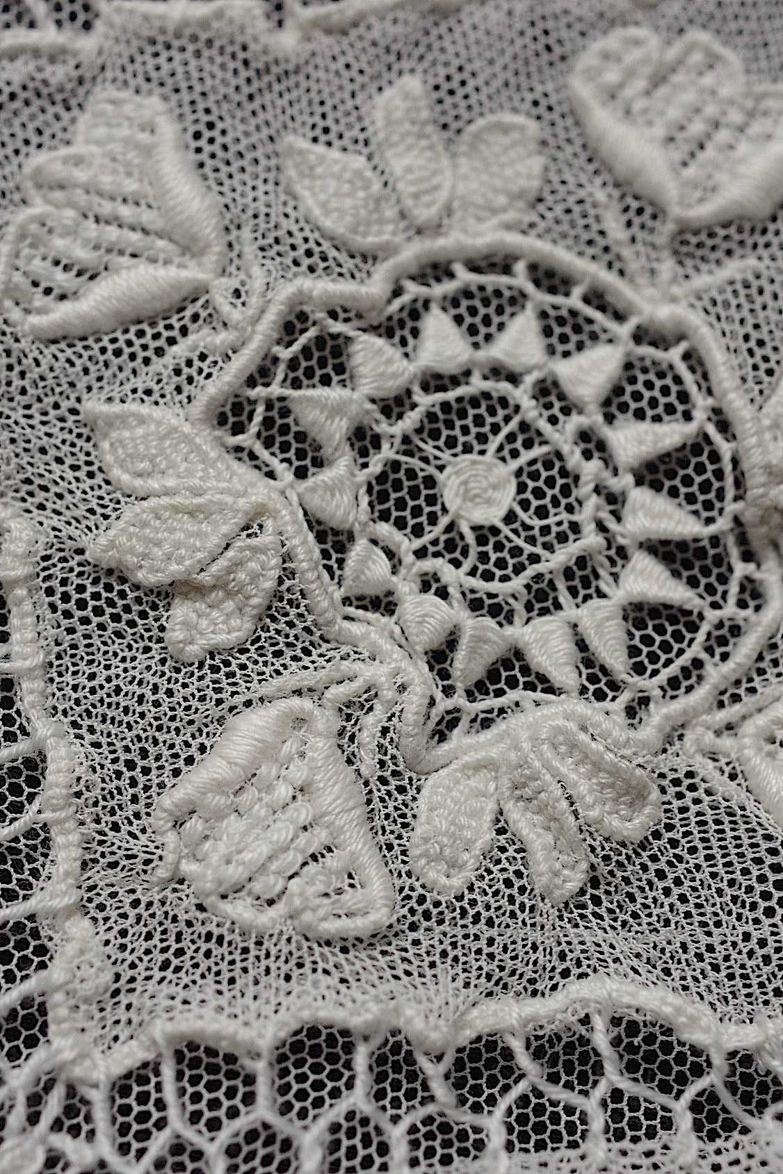 アンティークレース dentelle antique lace　クッションカバー２種