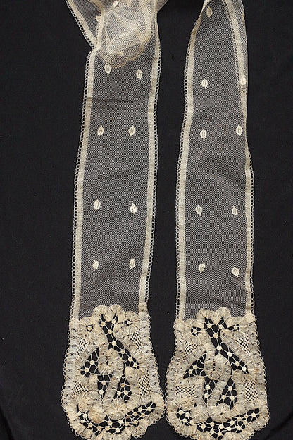 Antique lace dentelle antique lace 2 types of lappets