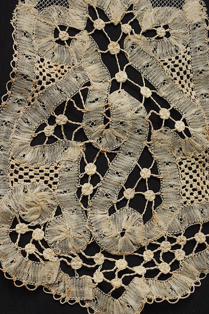 Antique lace dentelle antique lace 2 types of lappets