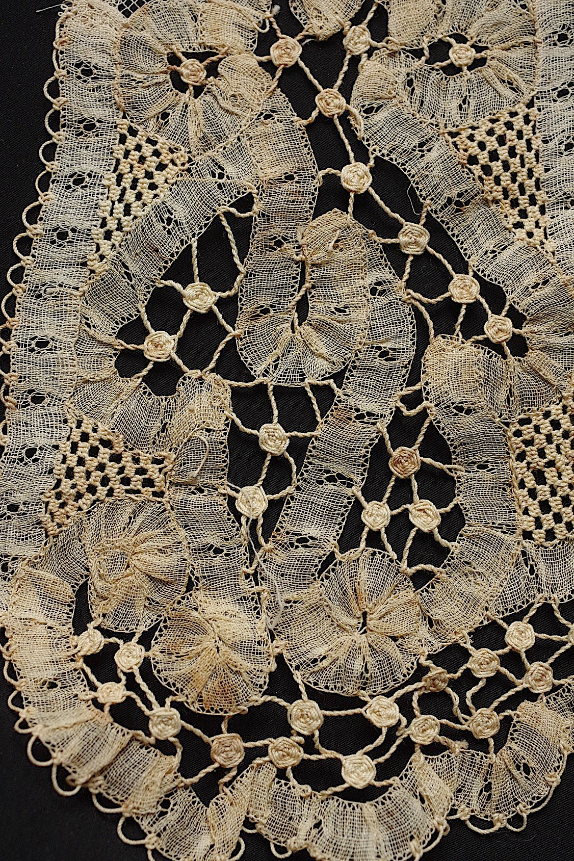 アンティークレース dentelle antique lace　ラペット２種
