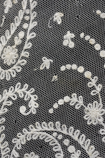 Antique lace dentelle antique lace 2 types of lappets