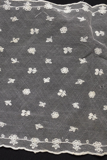 Antique lace dentelle antique lace 2 types of lappets