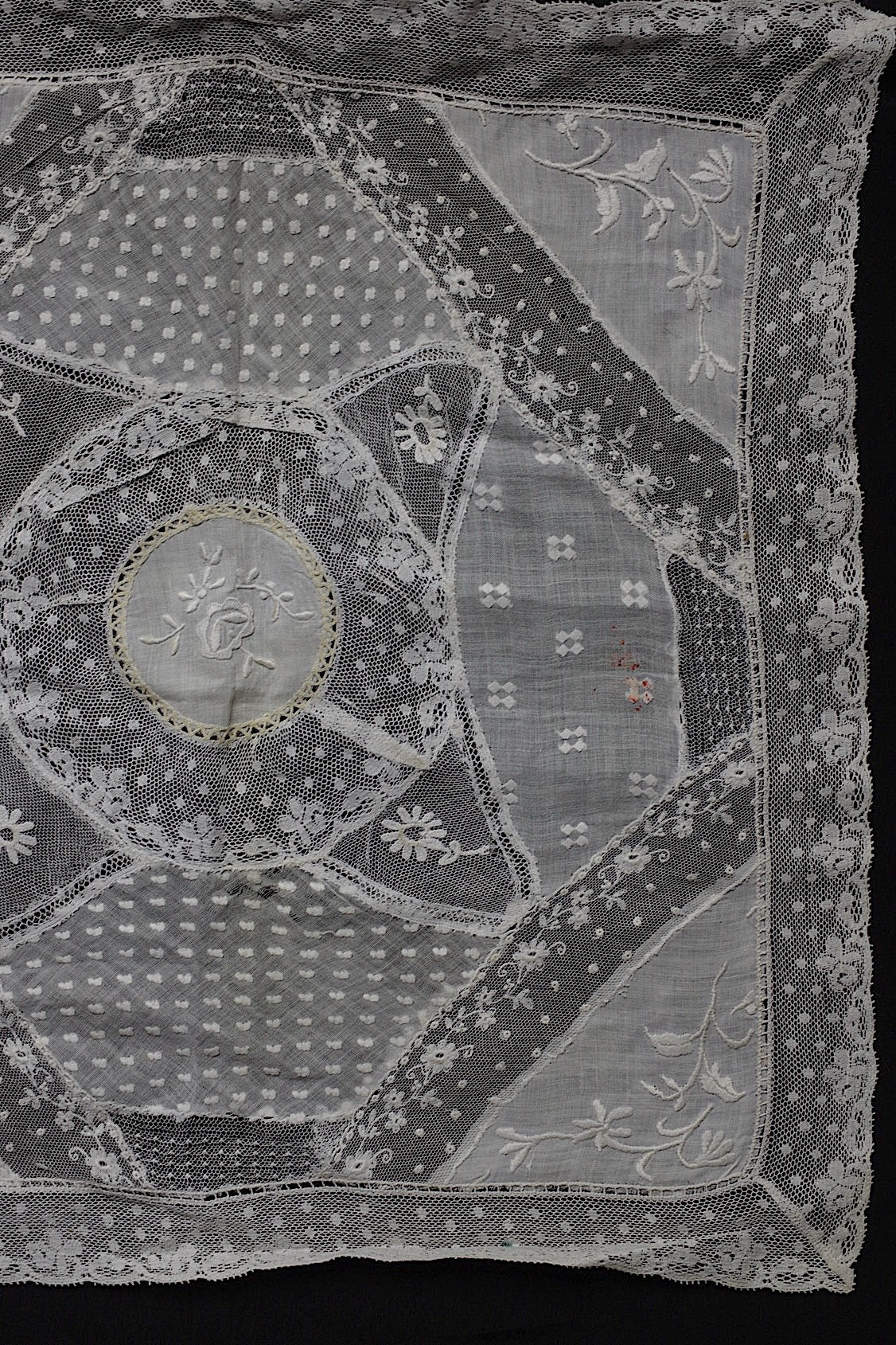 Antique lace dentelle antique lace doily 2 types