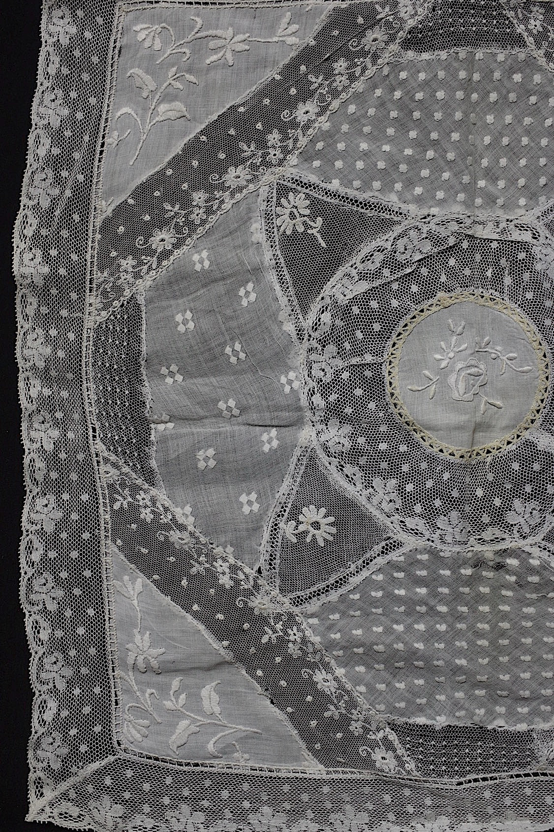 Antique lace dentelle antique lace doily 2 types