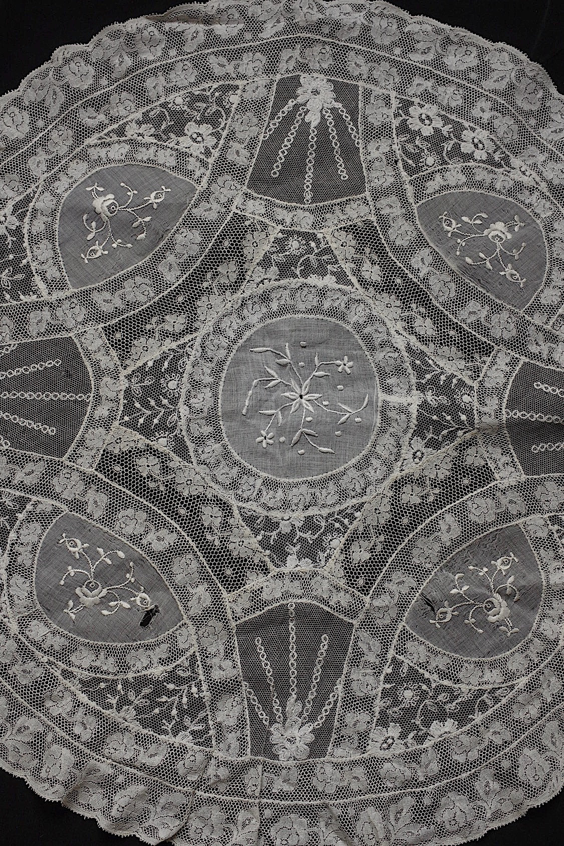 Antique lace dentelle antique lace doily 2 types