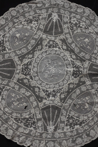 Antique lace dentelle antique lace doily 2 types