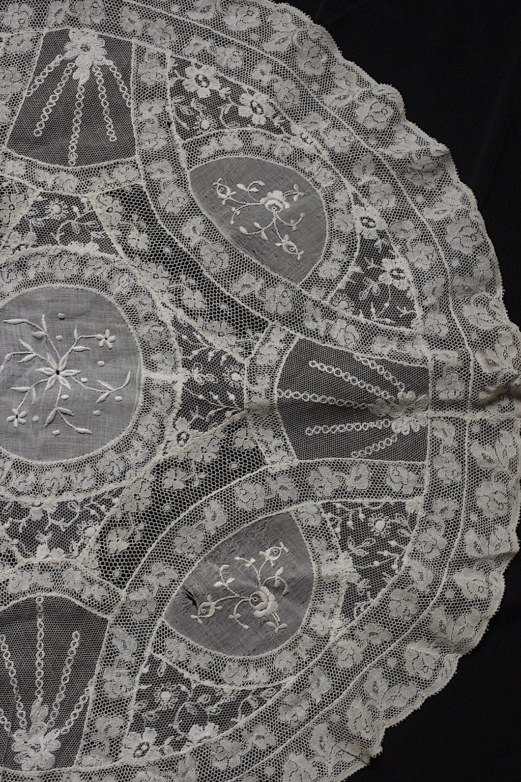 アンティークレース dentelle antique lace　ドイリー２種