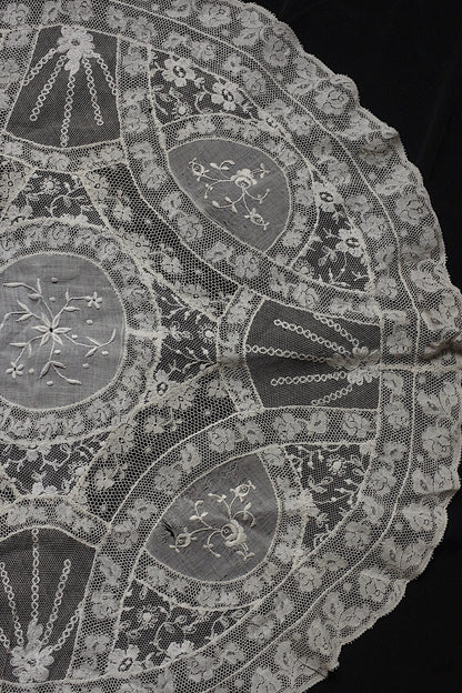 Antique lace dentelle antique lace doily 2 types