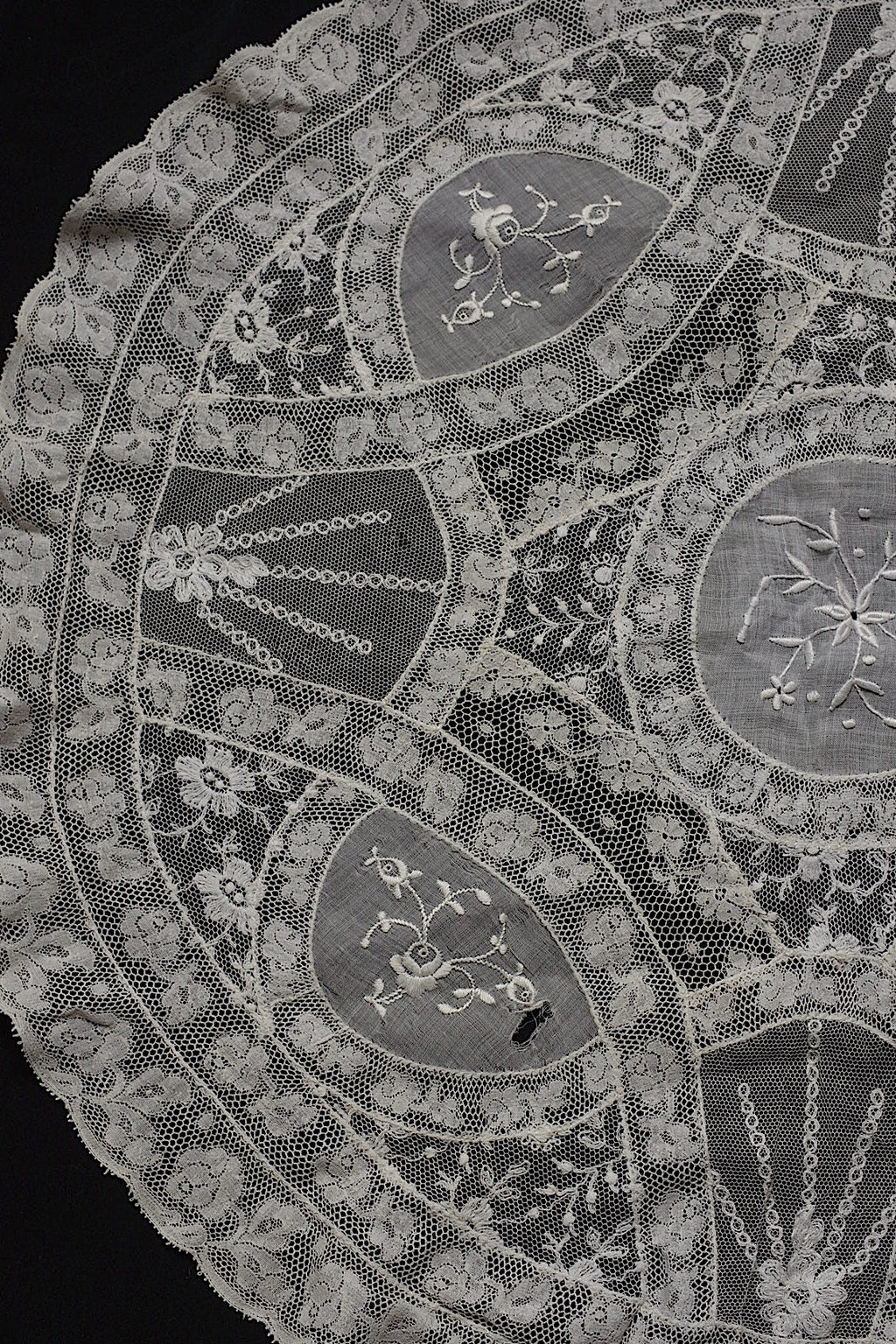 アンティークレース dentelle antique lace　ドイリー２種