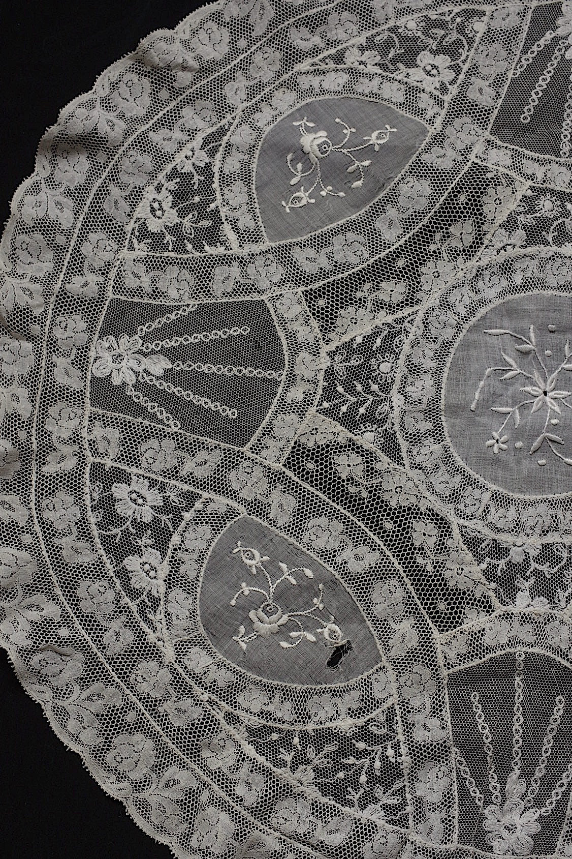 Antique lace dentelle antique lace doily 2 types