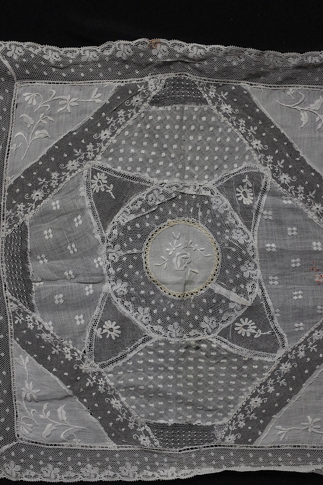 Antique lace dentelle antique lace doily 2 types