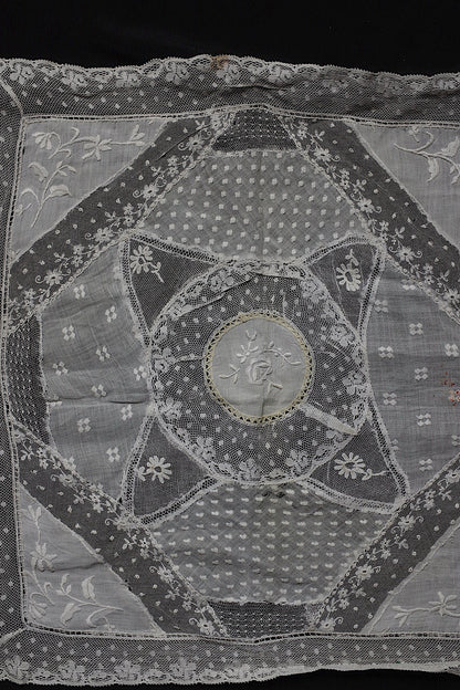 Antique lace dentelle antique lace doily 2 types