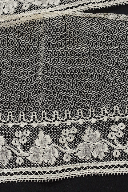 Antique lace dentelle antique lace 133+138cm