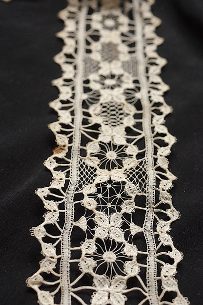 Antique lace dentelle antique lace salvaged items + lappets