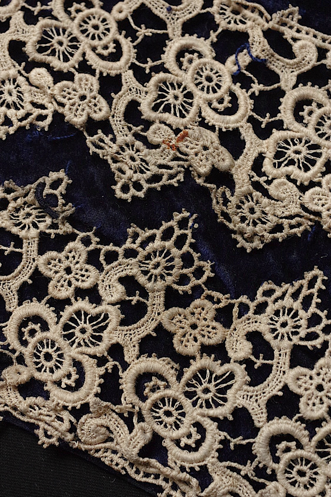 Antique lace dentelle antique lace salvaged items + lappets
