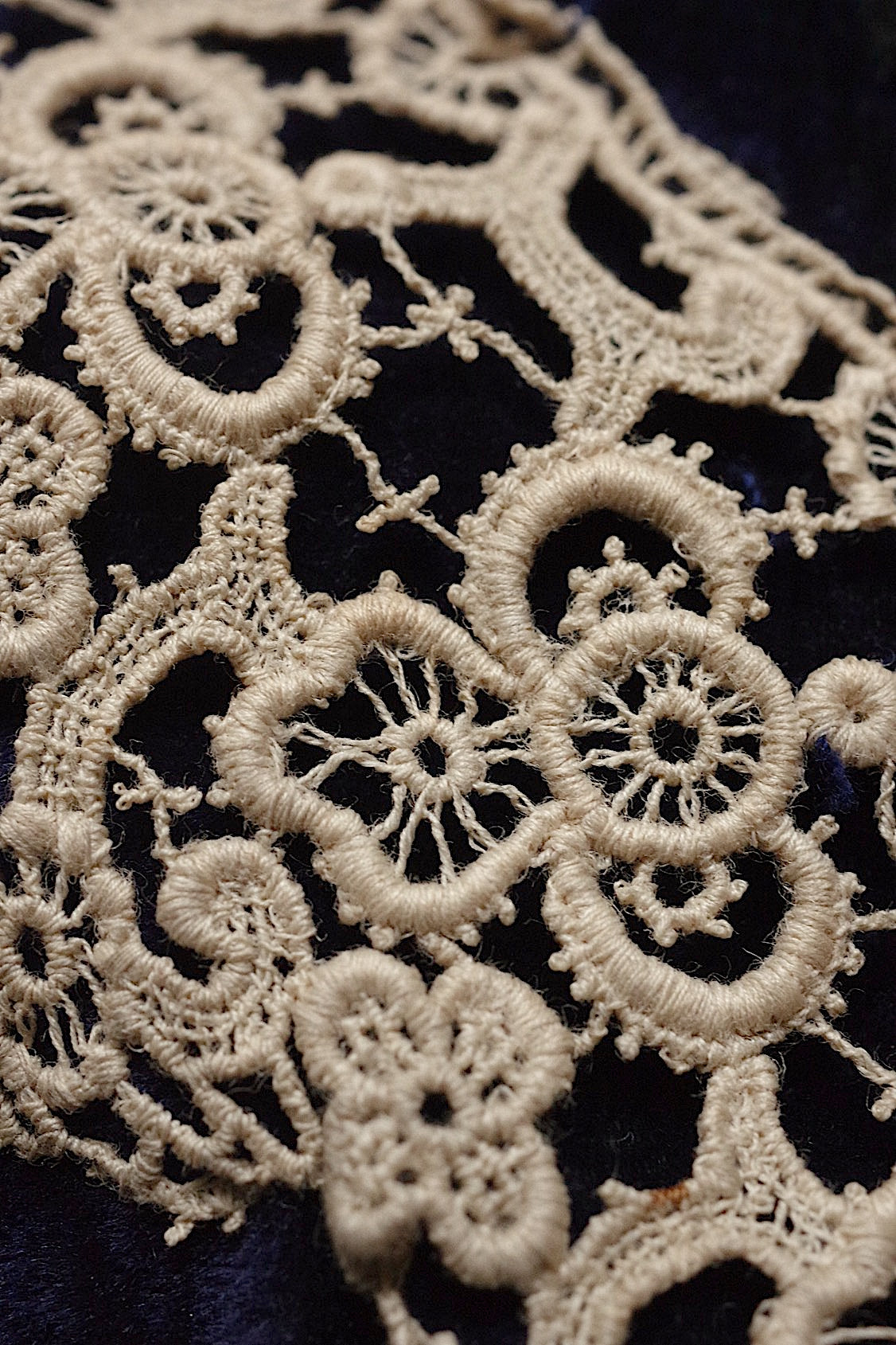 Antique lace dentelle antique lace salvaged items + lappets