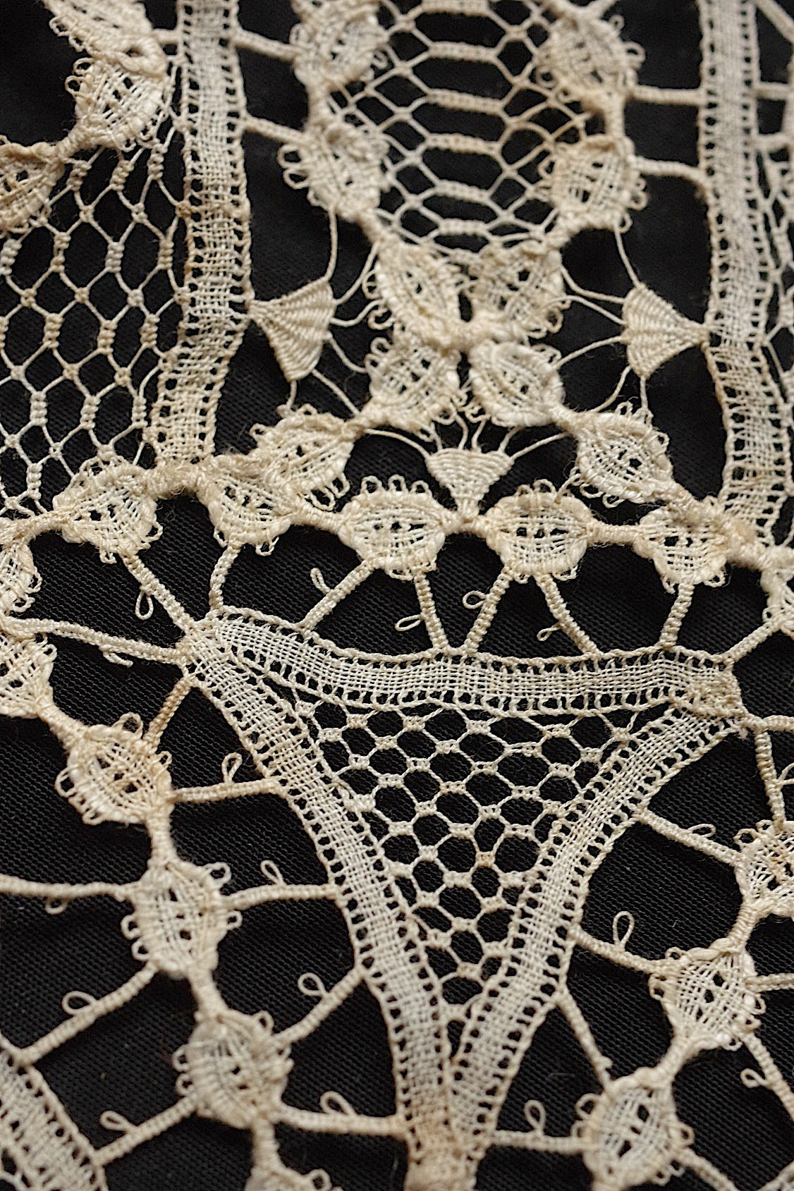 Antique lace dentelle antique lace salvaged items + lappets