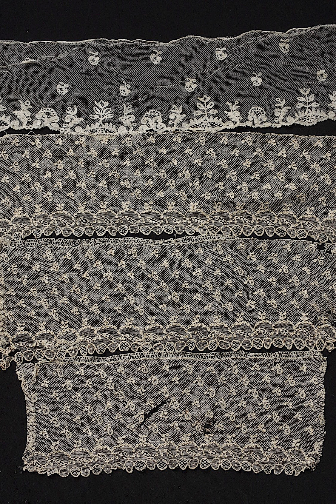 Antique lace, dentelle antique lace, Alençon scraps, etc.