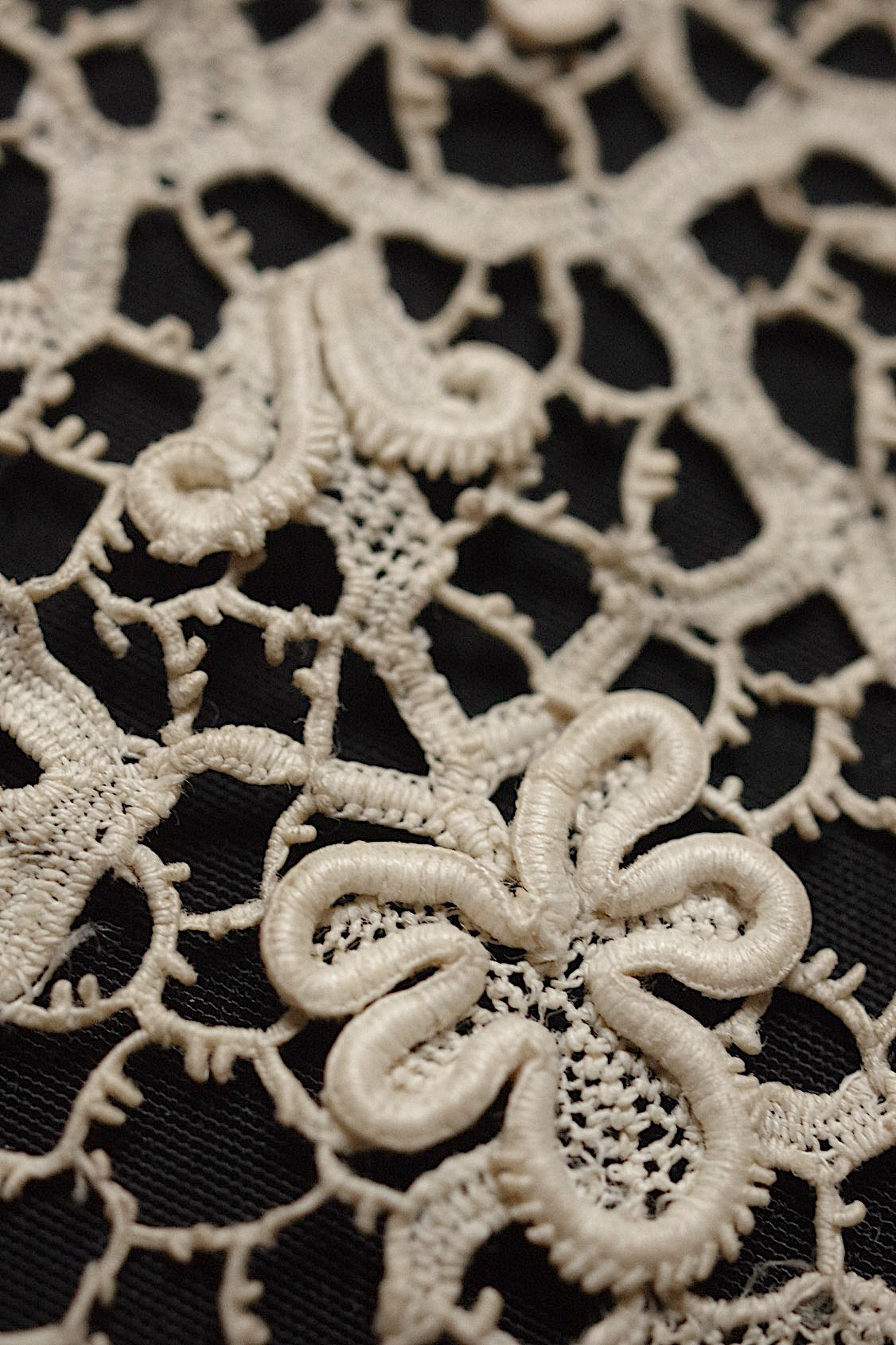 Antique lace, dentelle antique lace, 3 types including Italian lace