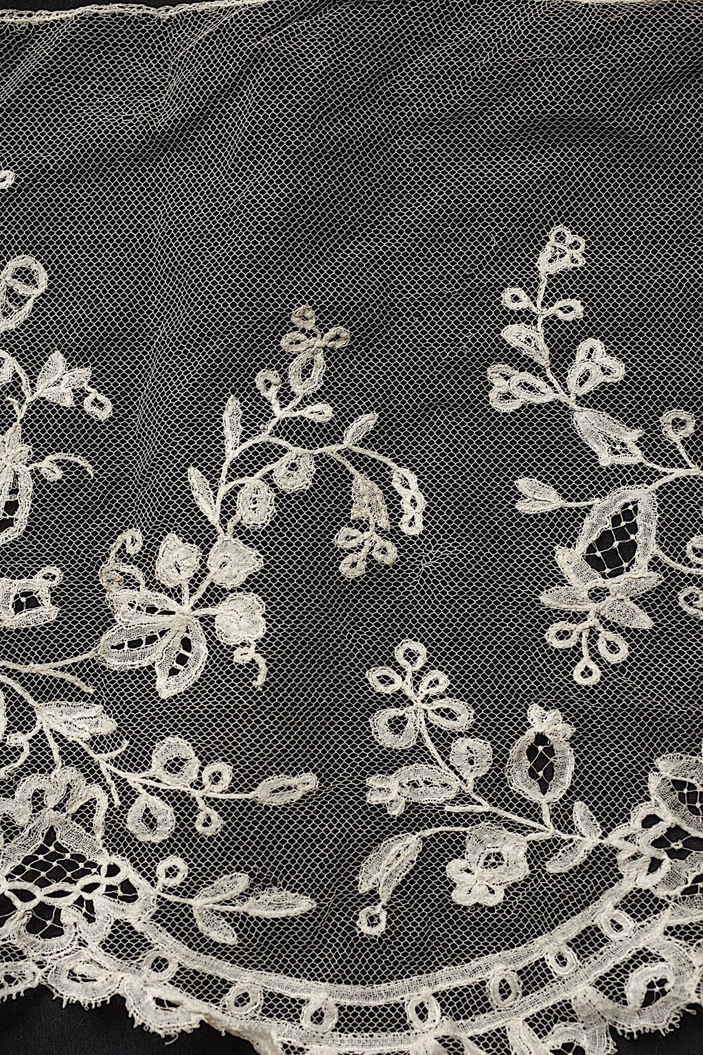 Antique lace, Dentelle Antique Lace, Applique Terre, 190cm