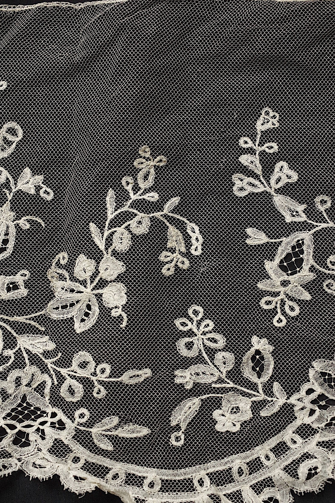 アンティークレース dentelle antique lace　アプリカッションアングレテール190cm