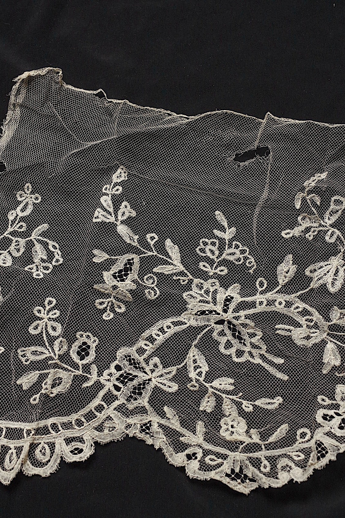 アンティークレース dentelle antique lace　アプリカッションアングレテール190cm