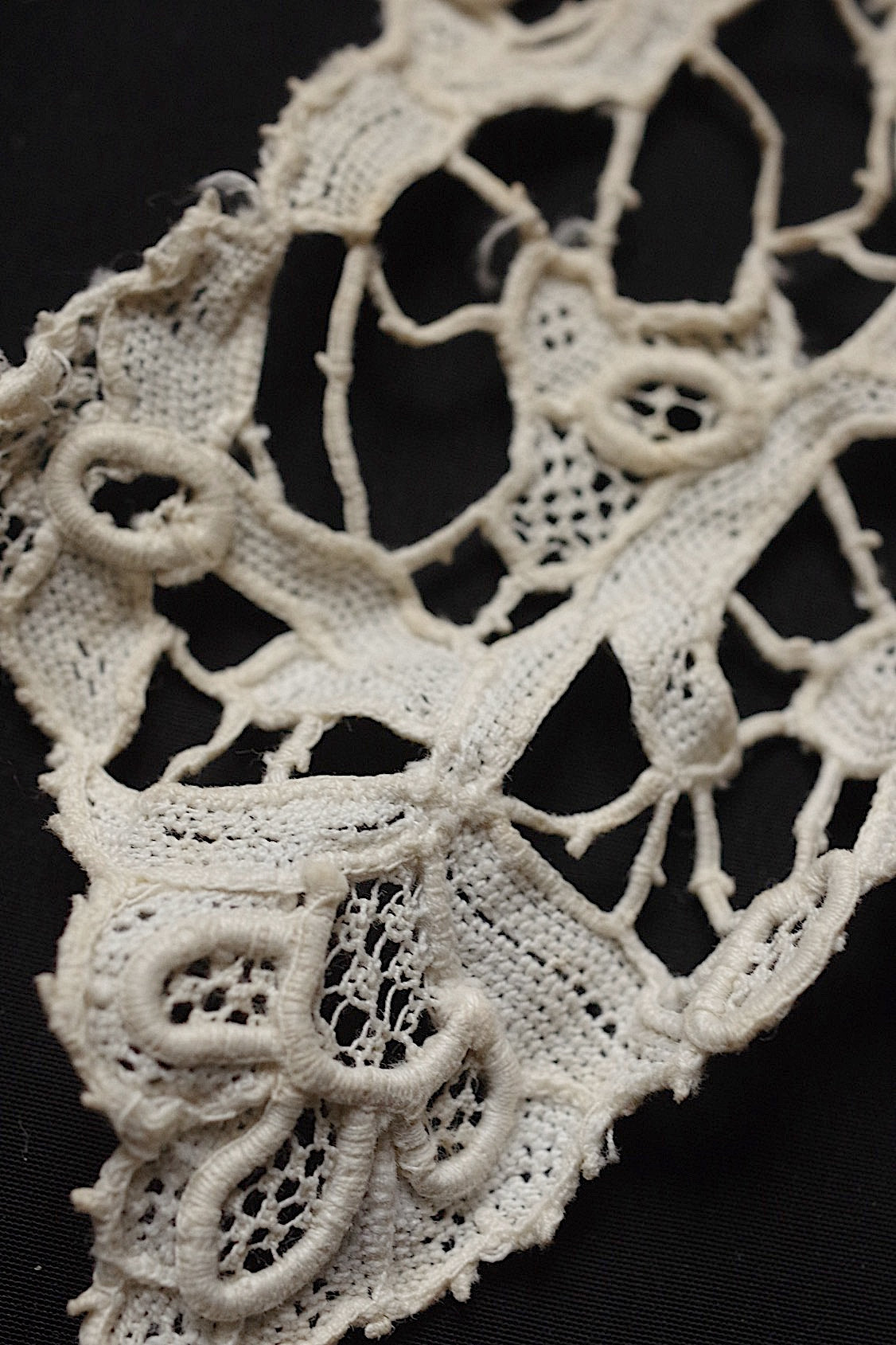 Antique lace dentelle antique lace 2 types