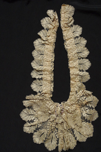 Antique lace dentelle antique lace blonde lace