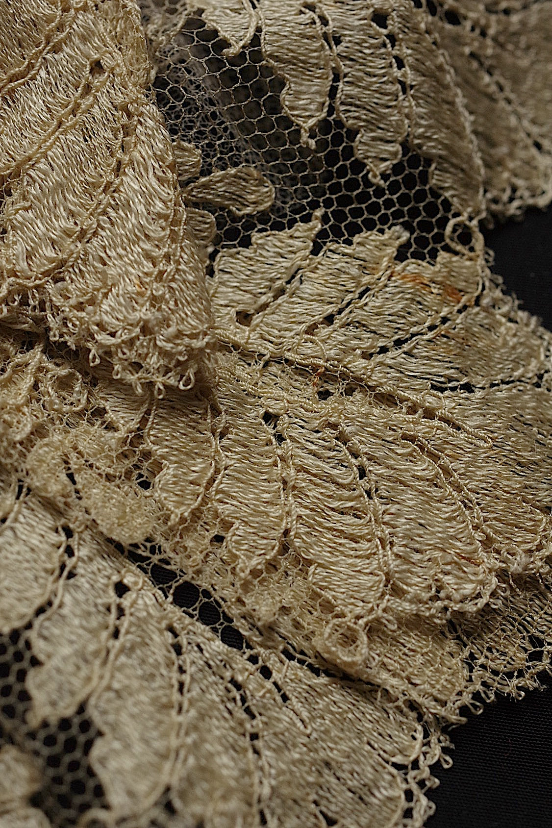 Antique lace dentelle antique lace blonde lace
