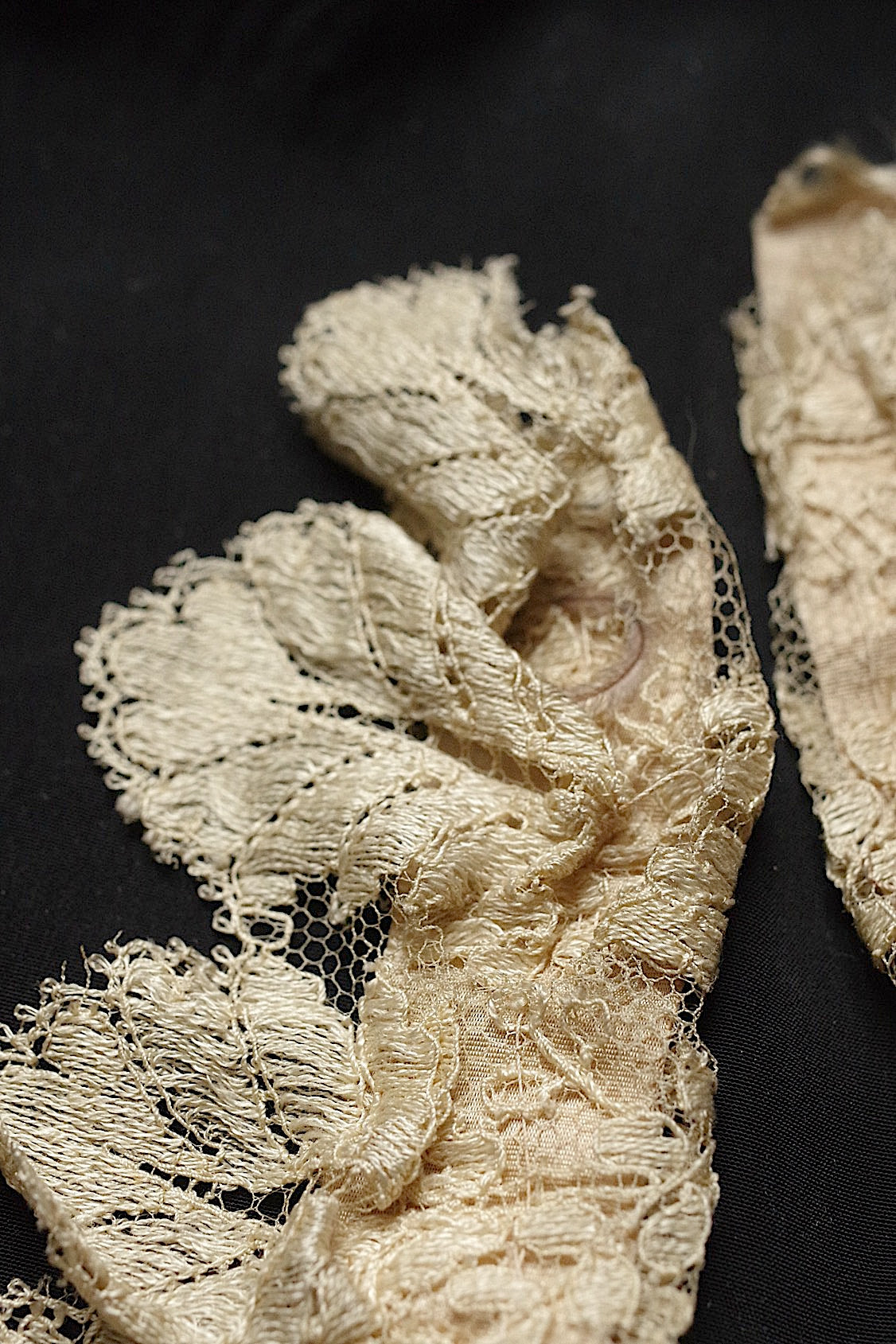 Antique lace dentelle antique lace blonde lace