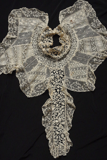 Antique lace dentelle antique lace neck