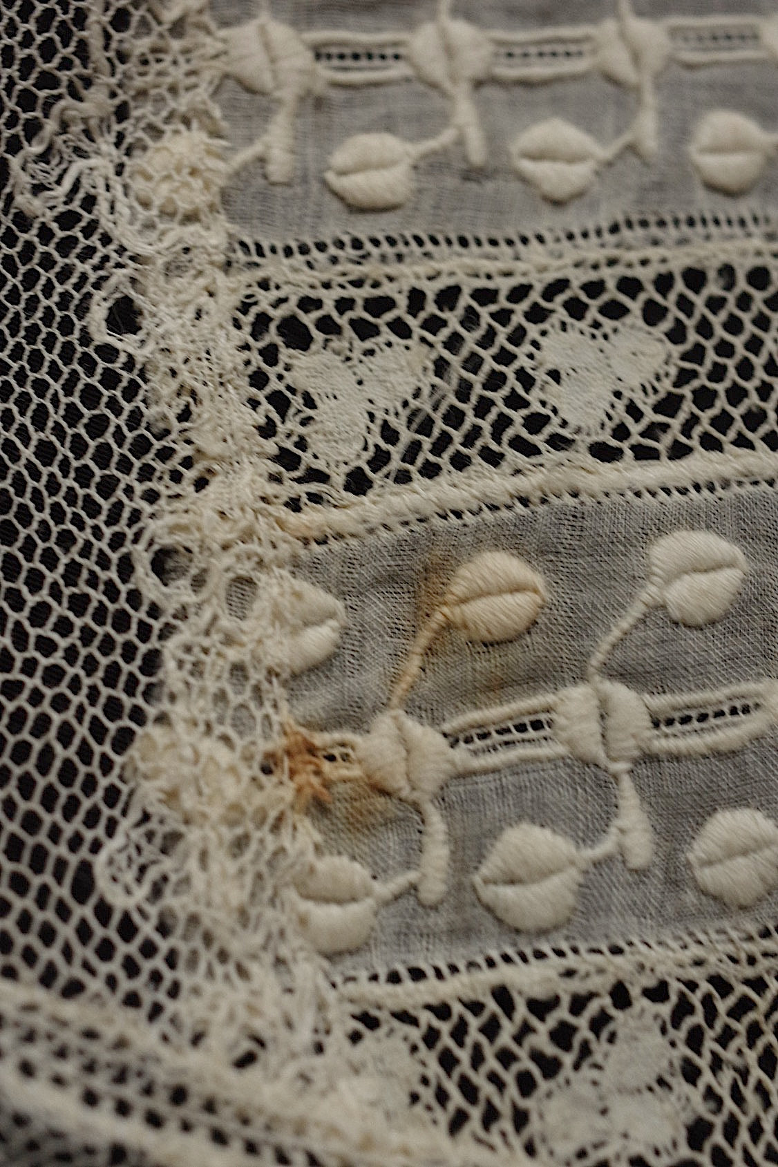 Antique lace dentelle antique lace neck