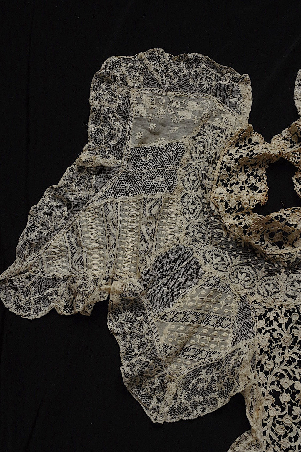 Antique lace dentelle antique lace neck
