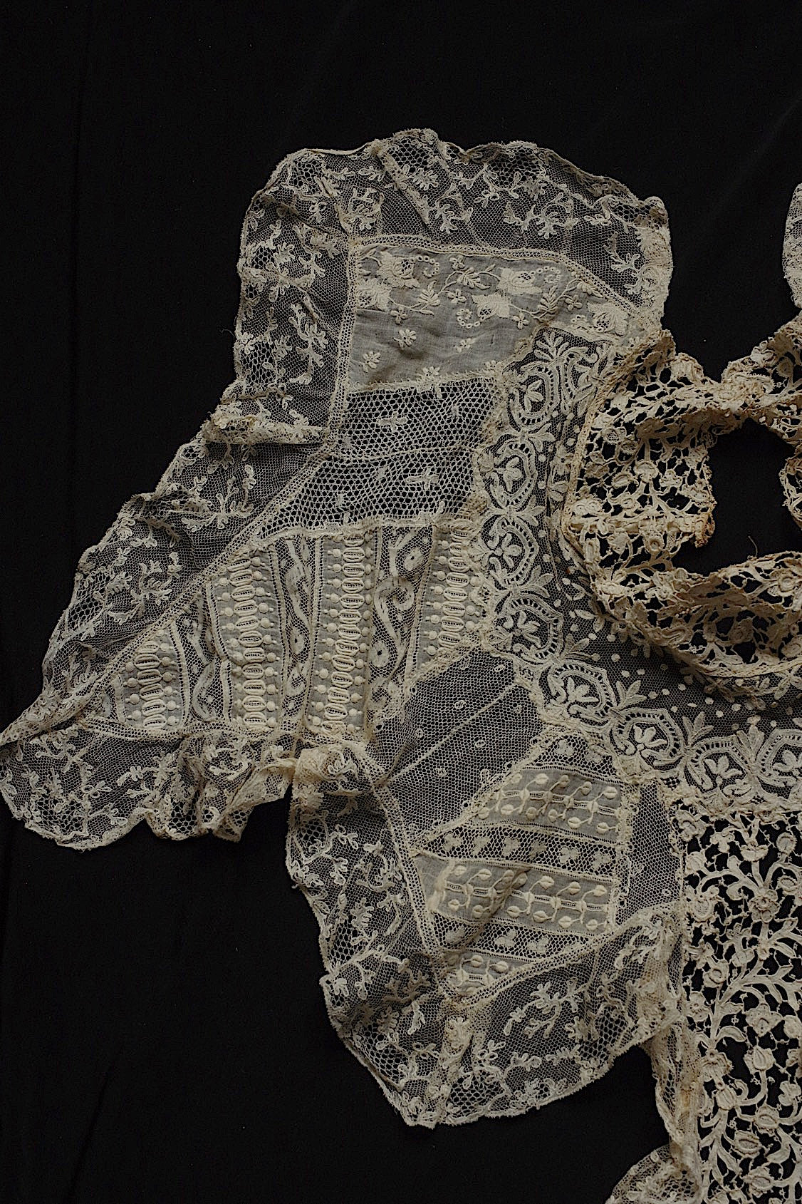 Antique lace dentelle antique lace neck