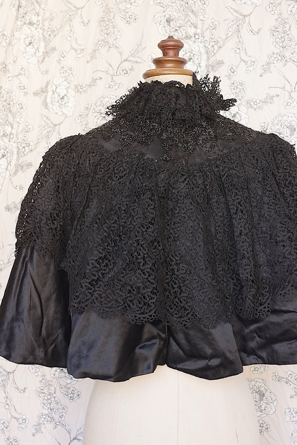 Cape Antique (vêtement antique) Taffetas