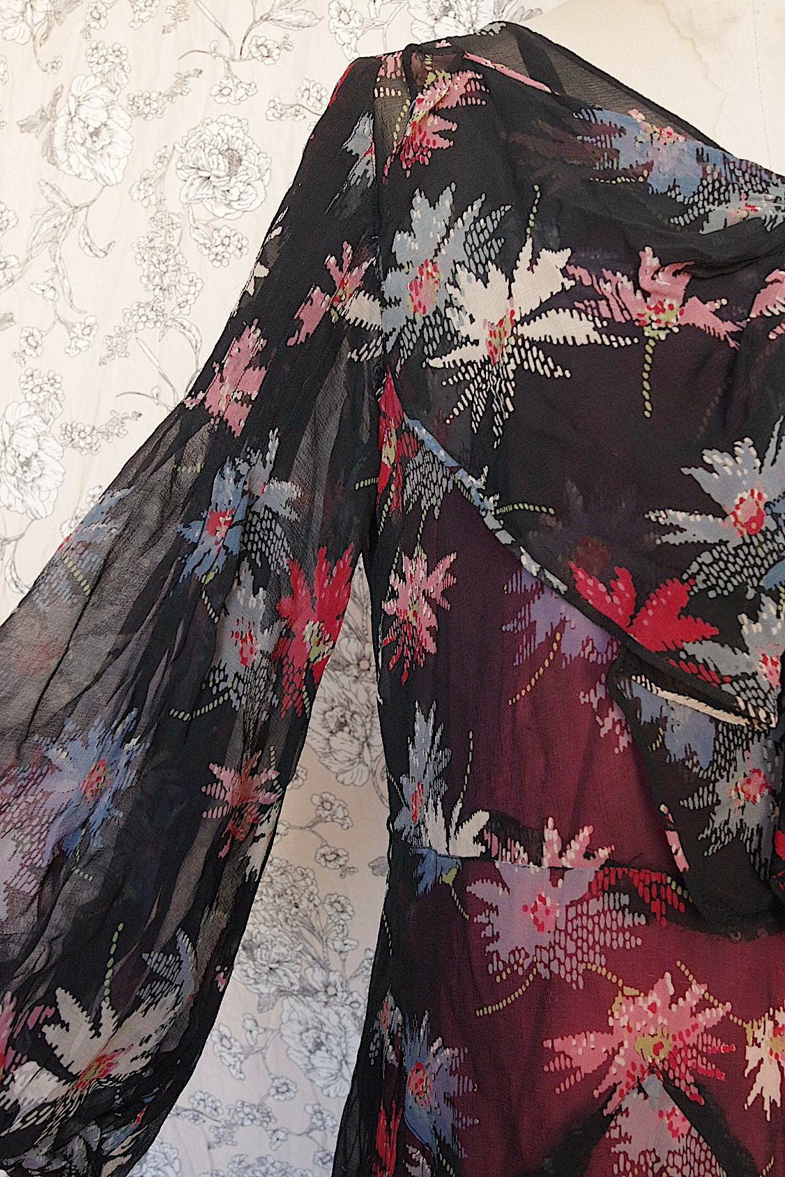 Antique dress vêtement antique chiffon