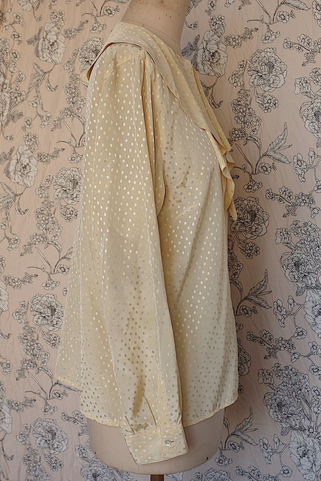 ヴィンテージブラウス vêtement vintage cacharel フリル襟