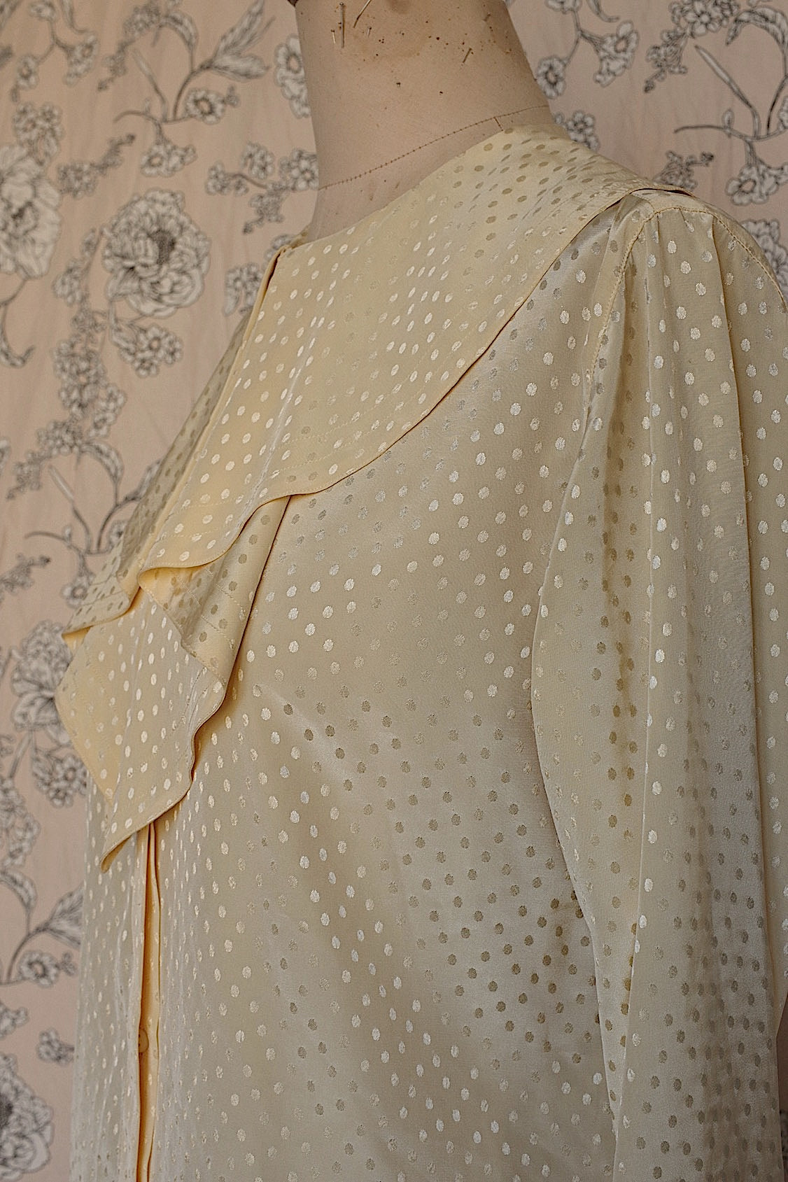 ヴィンテージブラウス vêtement vintage cacharel フリル襟