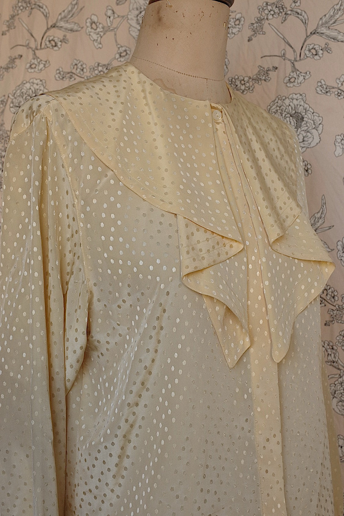 ヴィンテージブラウス vêtement vintage cacharel フリル襟