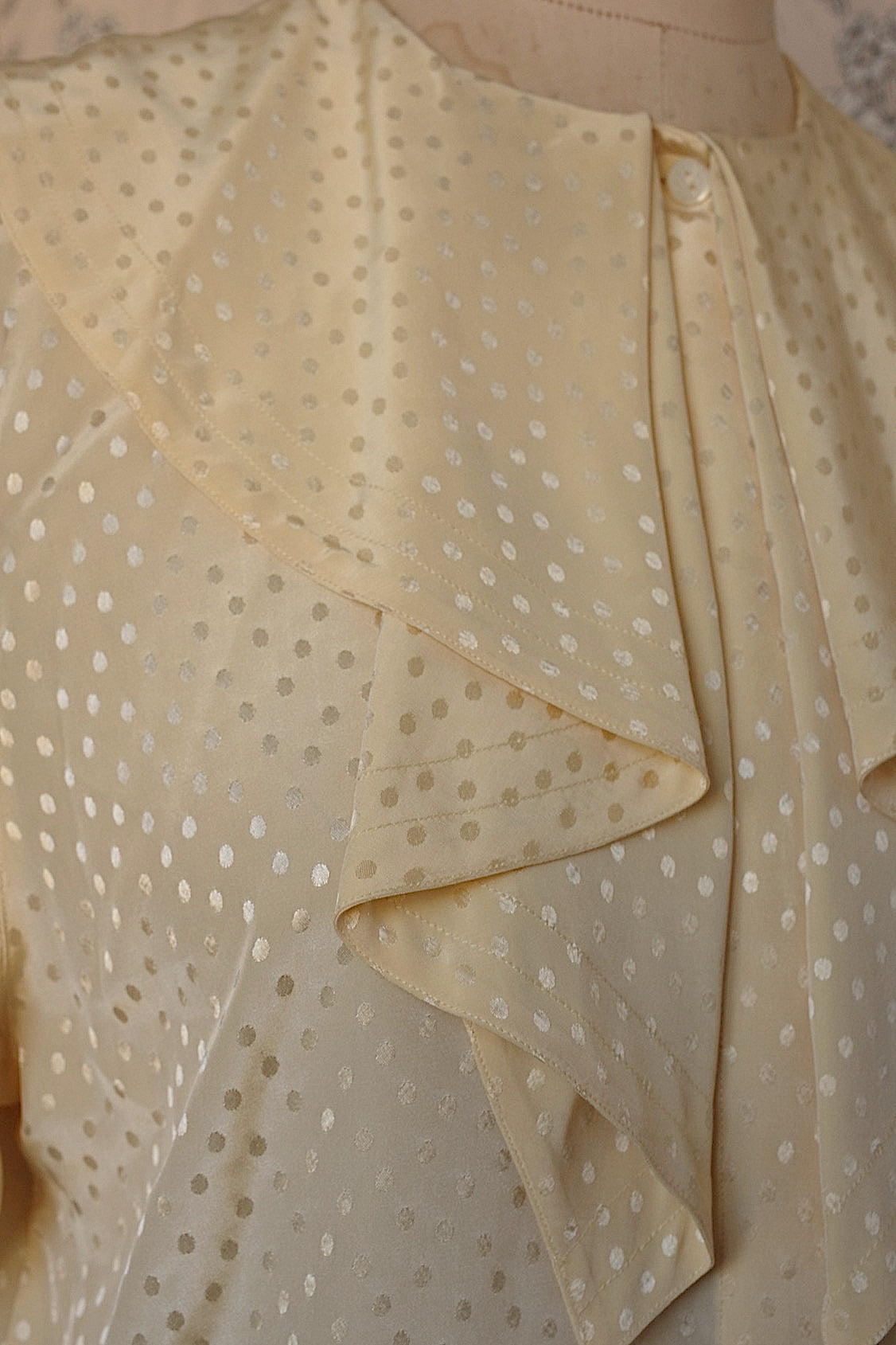 ヴィンテージブラウス vêtement vintage cacharel フリル襟