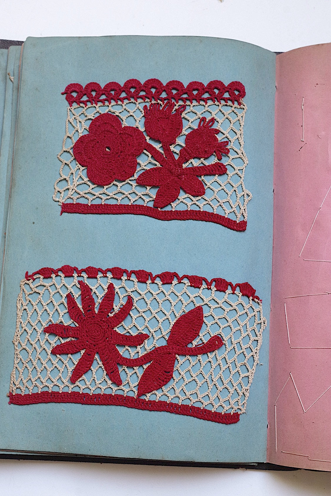 Antique lace dentelle ancienne sample book