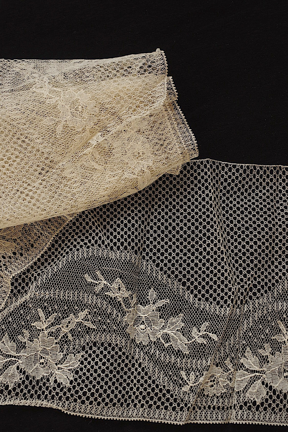 アンティークレース　dentelle ancienne レースハギレ