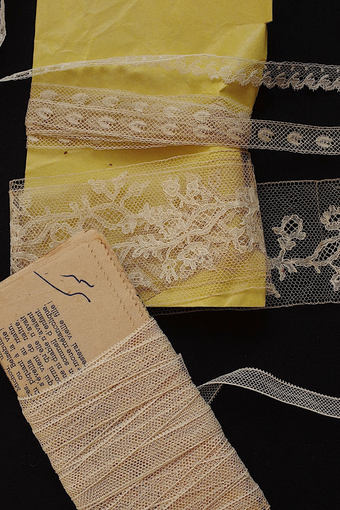 アンティークレース　dentelle ancienne ４種