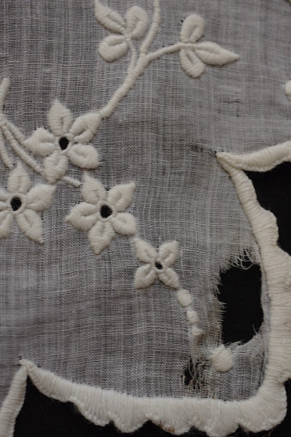 アンティークレース　dentelle ancienne 刺繍ハンカチ　素材、観賞用