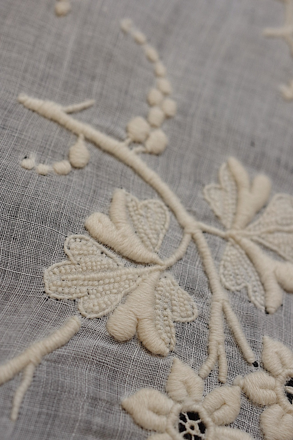 アンティークレース　dentelle ancienne 刺繍ハンカチ　素材、観賞用