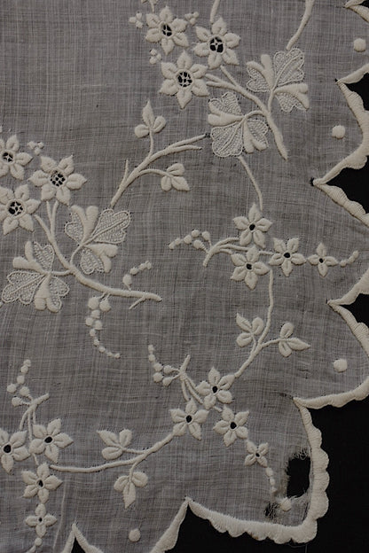 アンティークレース　dentelle ancienne 刺繍ハンカチ　素材、観賞用