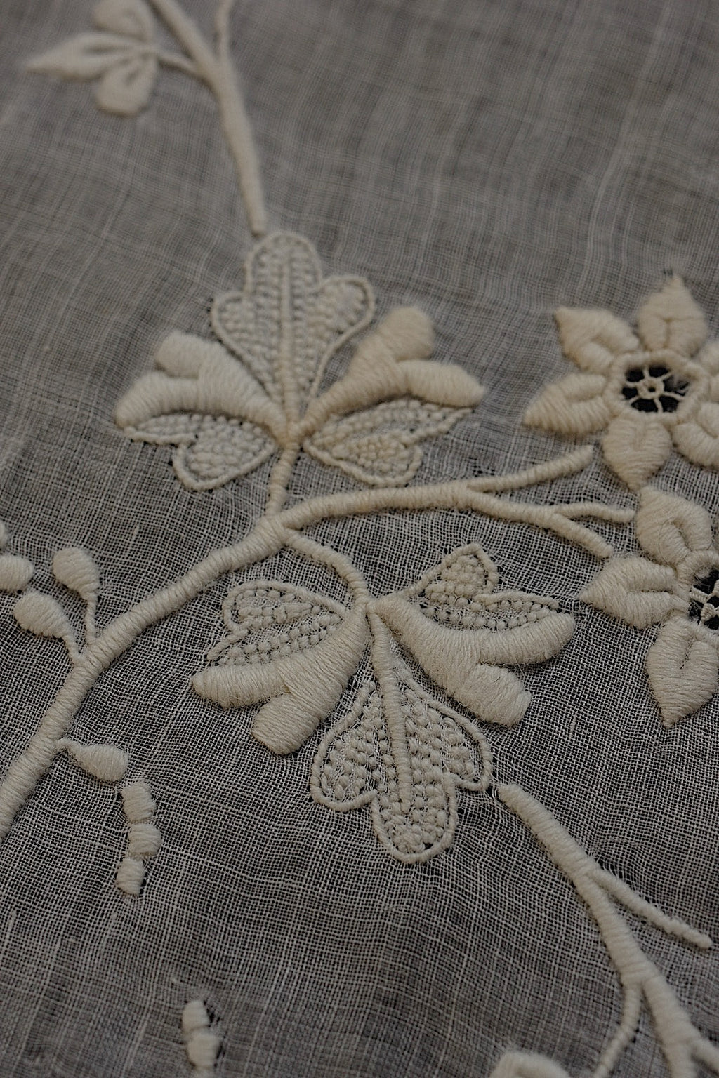 アンティークレース　dentelle ancienne 刺繍ハンカチ　素材、観賞用